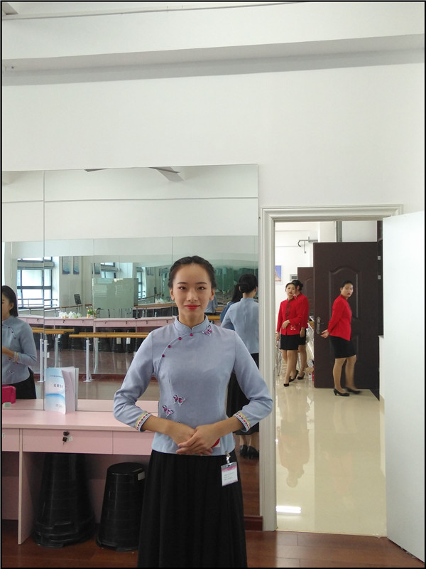 丁琳.jpg